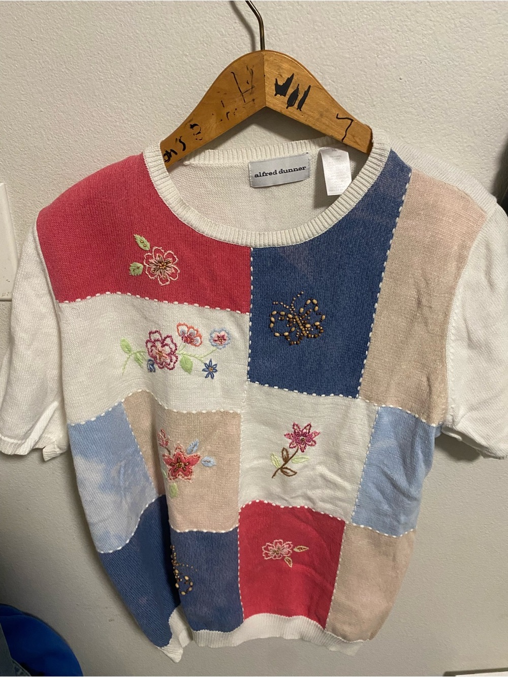Alfred Dunner White Crewneck Blouse with Blue and Red Trim Size XL
